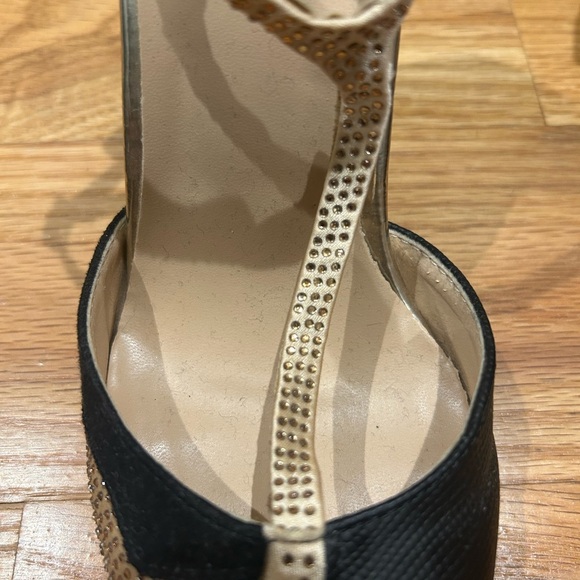 Jojo Fox Vintage Inspired Gold Embellished Heels 👠 - Picture 7 of 12